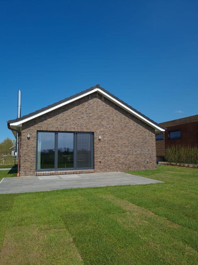 Watt'N Blick - Hundefreundliches Ferienhaus Mit Ausblick Ueber Die Wiesen Bis Zum Deich Schweiburg Exterior photo
